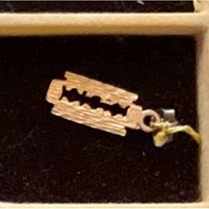 10 k gold necklace charm